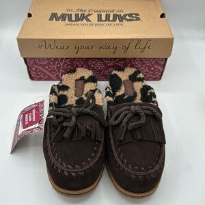 MUK LUKS Genuine Chicolate Suede Mules Size 8, NIB, Memory Fiam Cheetah insoles